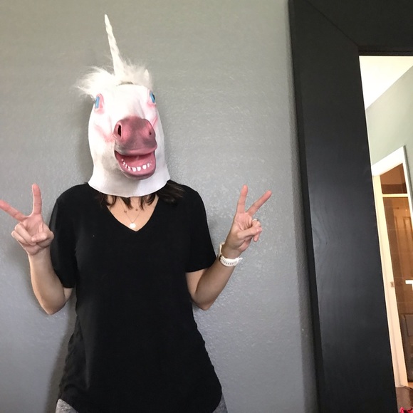 Meet your Posher, Nicole - Picture 1 of 1